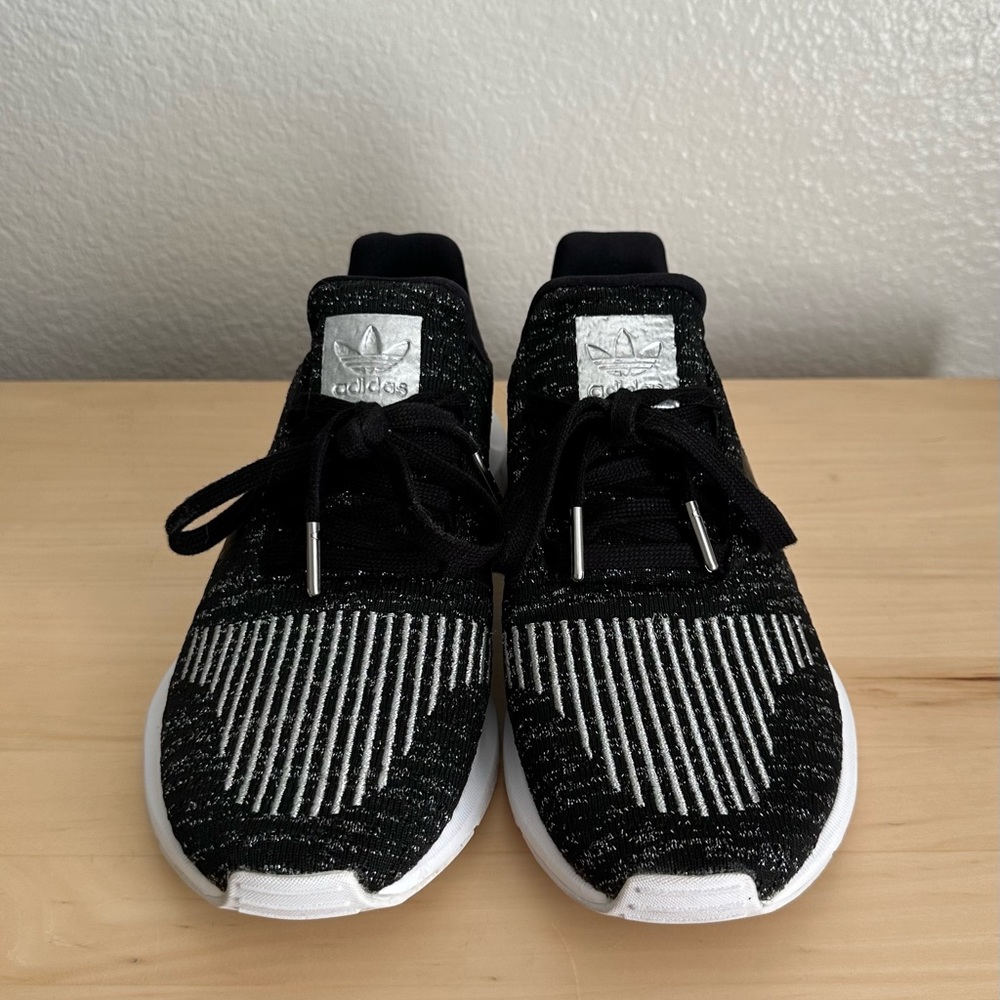 Women’s Black Adidas Swift Run Size 7.5